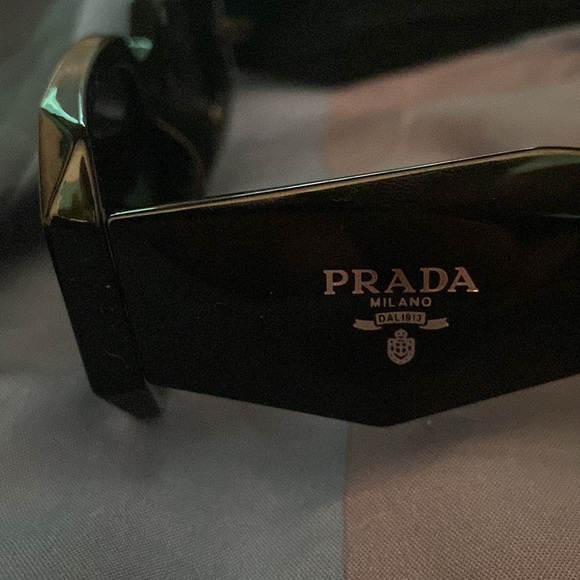 Prada black sunglasses - Picture 5 of 5